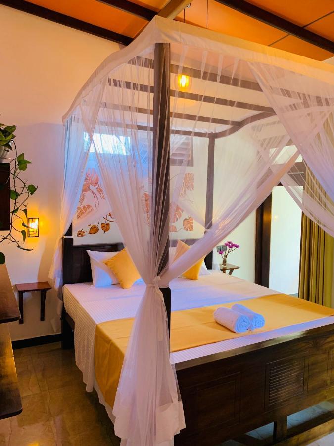 Art House Otel Dikwella Dış mekan fotoğraf