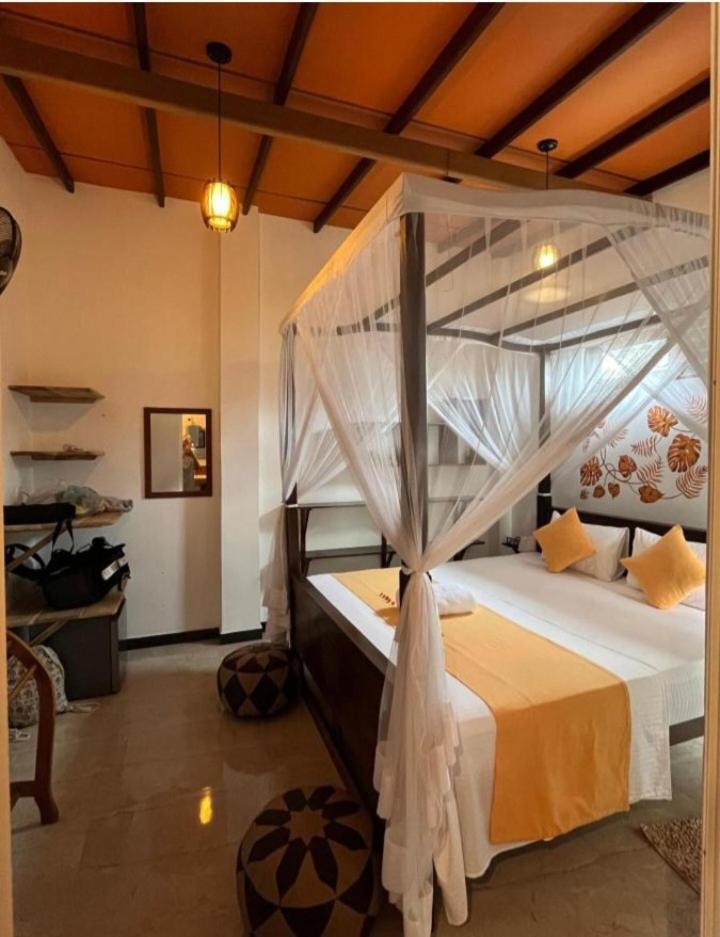 Art House Otel Dikwella Dış mekan fotoğraf