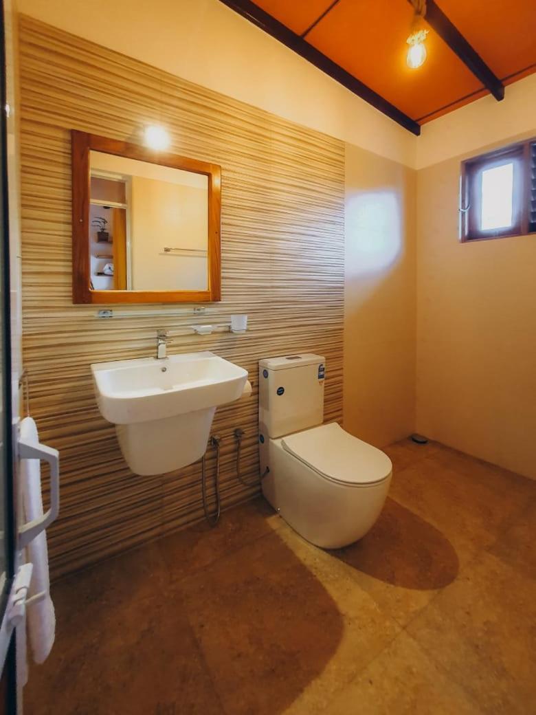 Art House Otel Dikwella Dış mekan fotoğraf